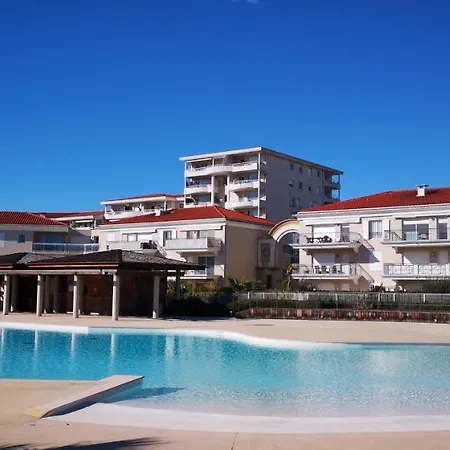 Domaine Flore Apartment *